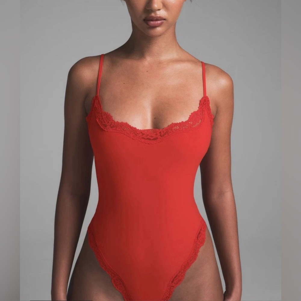 New SKIMS Lace Cami Bodysuit Push Up Fits Everyone Red Size Small
